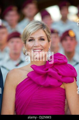Fort Amsterdam, Curacao 19 Novembre 2013Reine Maxima assiste à l'administration réception à Fort Amsterdam, Curacao 19 novembre 2013. Le couple royal Dutch Caribbean visites fait partie du Royaume du 12 au 21 novembre. Photo : Albert Nieboer / Crédit photo : dpa alliance/Alamy Live News Banque D'Images