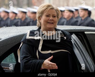 Berlin, Allemagne. 20 nov., 2013. Premier Ministre de la Norvège Erna Solberg arrive à la Chancellerie fédérale à Berlin, Allemagne, 20 novembre 2013. Photo : SOEREN STACHE/dpa/Alamy Live News Banque D'Images