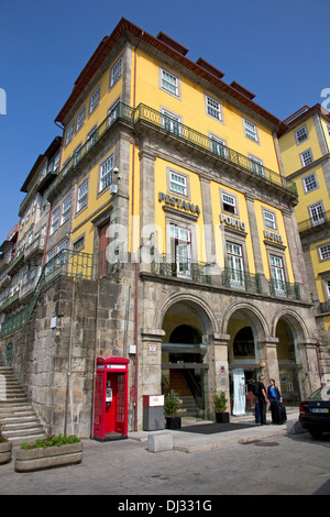 Le Pestana Porto Hotel à restauré vieux bâtiments, Riverside, Ribeira da Ribeira, le centre de Porto, Portugal Banque D'Images