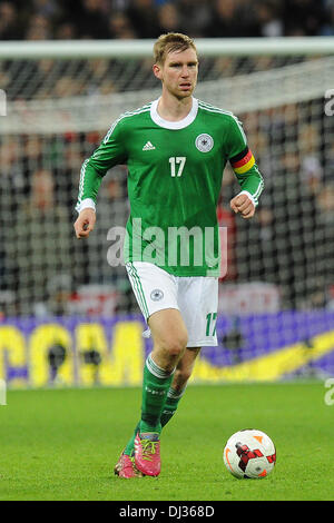 Londres, l'Allemagne. 19 nov., 2013. L'Allemagne par Mertesacker durant la coupe match international l'Angleterre contre l'Allemagne dans le stade de Wembley à Londres, en Allemagne, le 19 novembre 2013. Photo : Revierfoto/dpa/Alamy Live News Banque D'Images