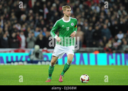 Londres, l'Allemagne. 19 nov., 2013. L'Allemagne par Mertesacker durant la coupe match international l'Angleterre contre l'Allemagne dans le stade de Wembley à Londres, en Allemagne, le 19 novembre 2013. Photo : Revierfoto/dpa/Alamy Live News Banque D'Images