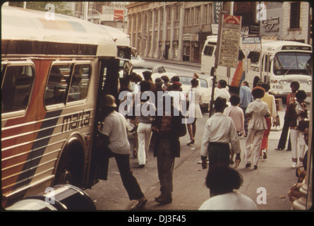 Les passagers À ATLANTA, GÉORGIE, BORD D'UN Metropolitan Atlanta Rapid Transit Authority (MARTA) BUS DURANT LES HEURES DE POINTE . 787 Banque D'Images