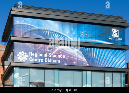 Centre régional des Sciences Building, rue Chaucer, Oldham, Greater Manchester, Angleterre, RU Banque D'Images