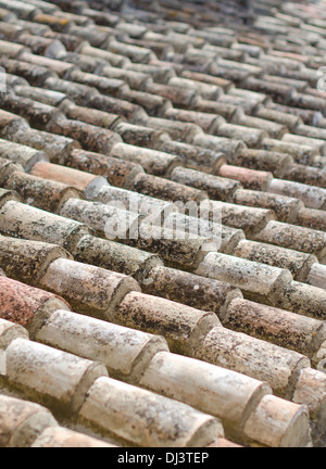Vieilles tuiles en pierre naturelle Banque D'Images