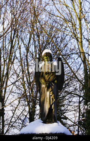 Abney Park Cemetery à Stoke Newington London dans une scène d'hiver Banque D'Images