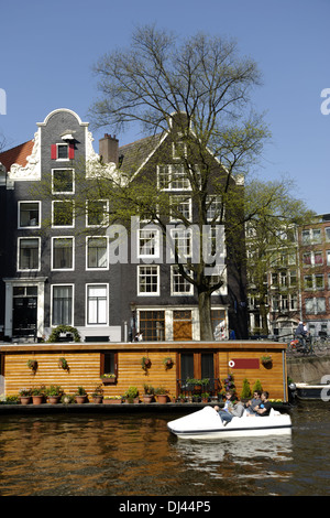 Péniche sur le Prinsengracht à Amsterdam Banque D'Images