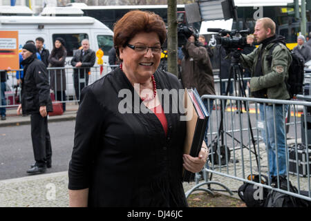 Berlin, Allemagne. Le 21 novembre 2013. CDU / CSU et SPD se réunir à nouveau pour définir la coalition entre eux. Ces réunions sont venus à plus d'un mois. Est-ce 'Bras de Fer' prendra fin ? Goncalo Silva/Alamy Live News. Banque D'Images