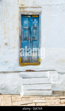 Ancienne maison de village indien porte avant. L'Andhra Pradesh. L'Inde Banque D'Images