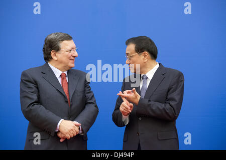 Pékin, Chine. 21 novembre 2013. S.E. José Manuel BARROSO, Président de la Commission européenne et Premier ministre chinois Li Keqiang, participent au Forum sur l'urbanisation à la Grande salle du peuple à Beijing lors du 16e Sommet UE-Chine. © Time-snapshots Banque D'Images