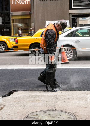 Travaux de réparation sur la Cinquième Avenue, NYC Banque D'Images