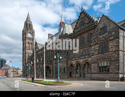 L'Hôtel de Ville, Rochdale, Greater Manchester, Angleterre, Royaume-Uni. Tower - Alfred Waterhouse, 1883. Bâtiment principal - W.H.Crossland, 1871. Banque D'Images
