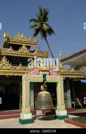 La Pagode Shwemawdaw à Bell à Bago Banque D'Images