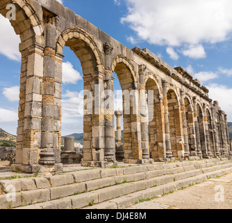 Les ruines de la basilique à Volubilis, une ancienne ville romaine près de Meknès au Maroc Banque D'Images