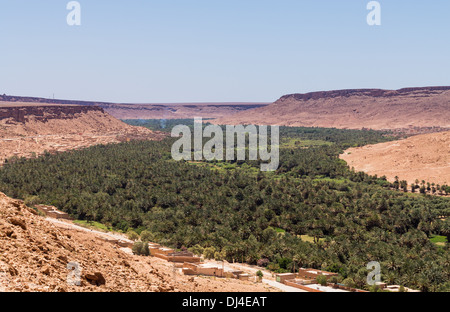 La vallée de Ziz à la ville d'Aoufous, dans la province d'Errachidia, Maroc, Afrique Banque D'Images