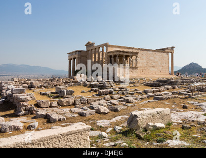L'Erechtheion sur l'Acropole à Athènes, Grèce - Vue du sud de la Grèce antique caryatides, Banque D'Images