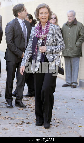 South Bronx, NY, USA . 20 nov., 2013. Sa Majesté la Reine Sofia d'Espagne visites Middle School South Bronx (MS-223) Le 20 novembre 2013 à New York. Dpa : Crédit photo alliance/Alamy Live News Banque D'Images