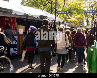 Morsures 'Broadway' Événement dans Greeley Square Park, NYC Banque D'Images