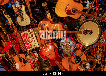 Trimpin sculpture guitare, 'SI VI EST IX : racines et branches' de guitares et autres instruments de musique Banque D'Images