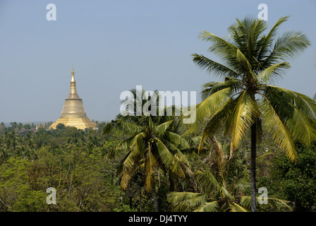 La Pagode Shwemawdaw à Bago Banque D'Images