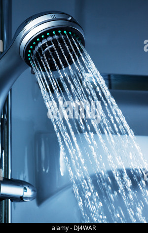 L'eau de la douche Banque D'Images