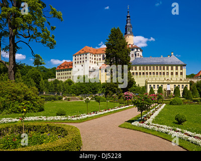 Château Weesenstein avec jardin baroque dans Mueglitztal, Saxe, Allemagne Banque D'Images