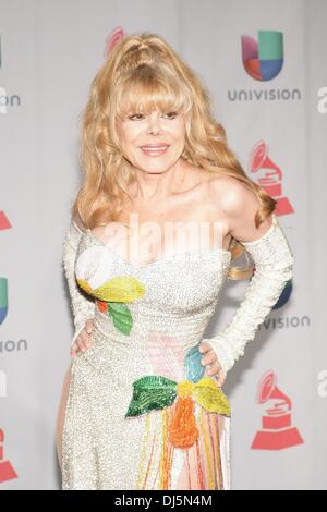 Las Vegas, NV, USA. 21 nov., 2013. Charo aux arrivées pour 14e Latin Grammy Awards - Arrivals, Mandalay Bay Events Center, Las Vegas, NV le 21 novembre 2013. Credit : James Atoa/Everett Collection/Alamy Live News Banque D'Images