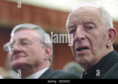 Père Alec Reid qui décèdent Nov 22, 2013 Banque D'Images