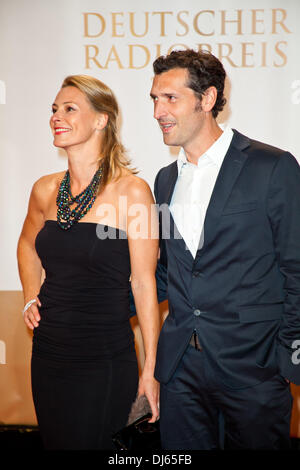 Anja Reschke et Henning Ruetten à Radiopreis Allemand (Deutscher 2012 Radio Award 2012) à 52 Schuppen. Hambourg, Allemagne - 23.07.2010 Banque D'Images