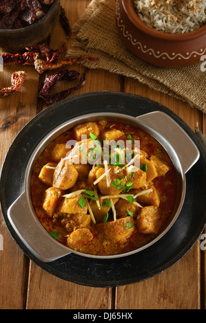 Dum aloo épicé curry de pommes de terre de l'alimentation de l'Inde Banque D'Images