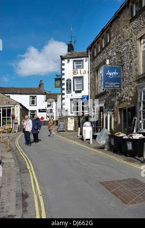 La rue principale de Grassington, un village dans le Yorkshire Dales. L'Angleterre Banque D'Images