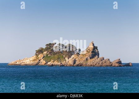 Islands Katic et Høvringen dans la baie de Petrovac ville, Mer Adriatique, le Monténégro Banque D'Images