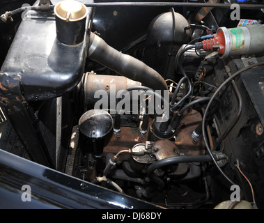 1950 Ford Prefect petite voiture familiale britannique classique Banque D'Images