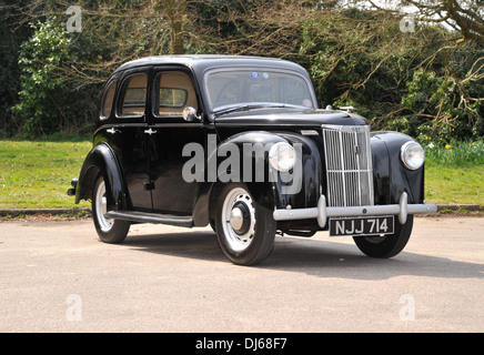 1950 Ford Prefect petite voiture familiale britannique classique Banque D'Images