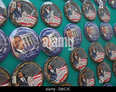 Le président américain Barack Obama et le premier bouton de la famille souvenirs sur l'affichage à Washington, D.C., USA Banque D'Images