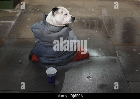 Artiste de rue John Dolan's dog, George à Shoreditch Londres Banque D'Images