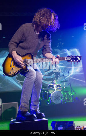 Milwaukee, Wisconsin, États-Unis. 1er février, 2013. CHRIS CORNELL de Soundgarden fonctionne à la rave à Milwaukee, Wisconsin © Daniel DeSlover/ZUMAPRESS.com/Alamy Live News Banque D'Images