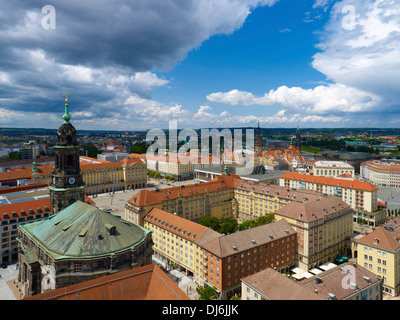 Vue sur Dresde avec église de la Sainte Croix et place Altmarkt, Saxe, Allemagne Banque D'Images