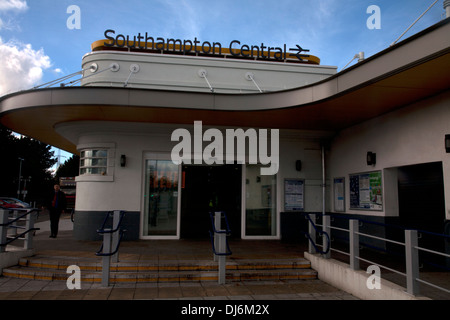 La gare centrale de Southampton SOUTHAMPTON hampshire angleterre Banque D'Images