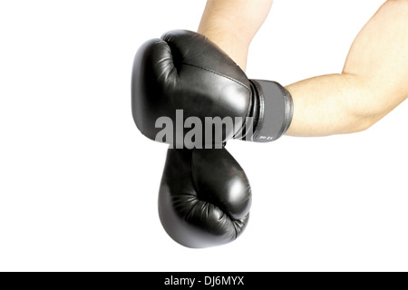 Les mains avec des gants de boxe sur fond blanc, Руки перчатками белом боксерскими с на фоне Banque D'Images