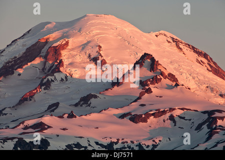 Début de la lumière sur le Mont Rainier de Shriner Peak, le Mont Rainier National Park, Washington. Banque D'Images