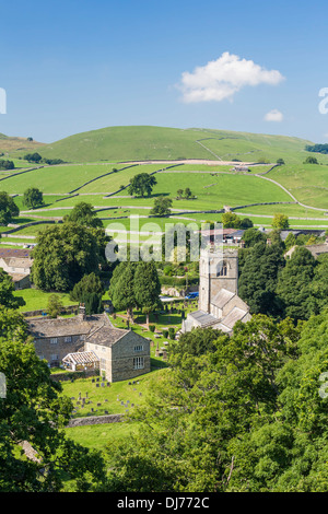 Burnsall dans Wharfedale, Yorkshire du Nord. Banque D'Images