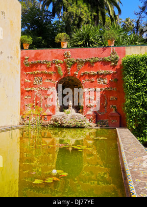 Jardins en Reales Alcazares à Séville - residence développé à partir d'un ancien palais maure en Andalousie, Espagne Banque D'Images