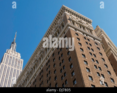 Herald Towers (anciennement Hôtel McAlpin) et de l'Empire State Building, Broadway et 34th Street, NYC Banque D'Images