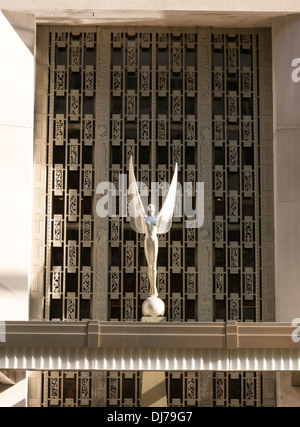 "L'esprit de réalisation", statue à l'hôtel Waldorf-Astoria, NYC 2013 Banque D'Images