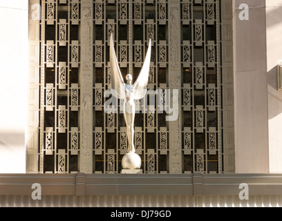 "L'esprit de réalisation", statue à l'hôtel Waldorf-Astoria, NYC 2013 Banque D'Images