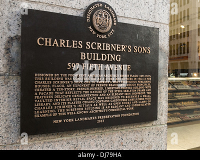 Charles Scribner's Sons Monument Bâtiment Plaque, 597 Fifth Avenue, New York Banque D'Images