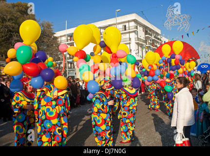 Le carnaval, les gens habillés en clown, Isla Cristina, Huelva-province, région d'Andalousie, Espagne, Europe Banque D'Images