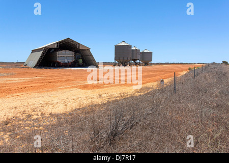 Les silos à grains et les jeter, Murchison Australie Occidentale Banque D'Images