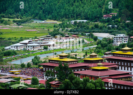 Tashichhoe Dzong,Fort,Thimphu Tsechu festival,4 Jour en cours,vue sur les édifices du Parlement et célébrations,colorés,Bhoutan Banque D'Images