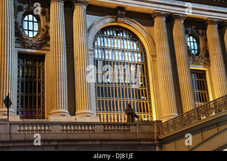 Statue de Commodore Cornelius Vanderbilt sur la façade sud du Grand Central Terminal de Manhattan Banque D'Images